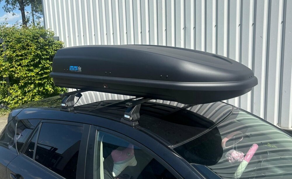 PerfectFit coffre de toit 440 Litre + PerfectFit Barre de toits Audi A3 Sportback &agrave; partir de 2020