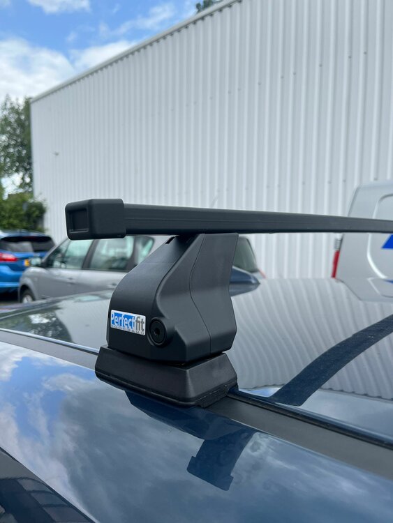 ArtPlast coffre de toit 320 liter + PerfectFit barres de toit Peugeot 307 3 portes hayon 2001 - 2009