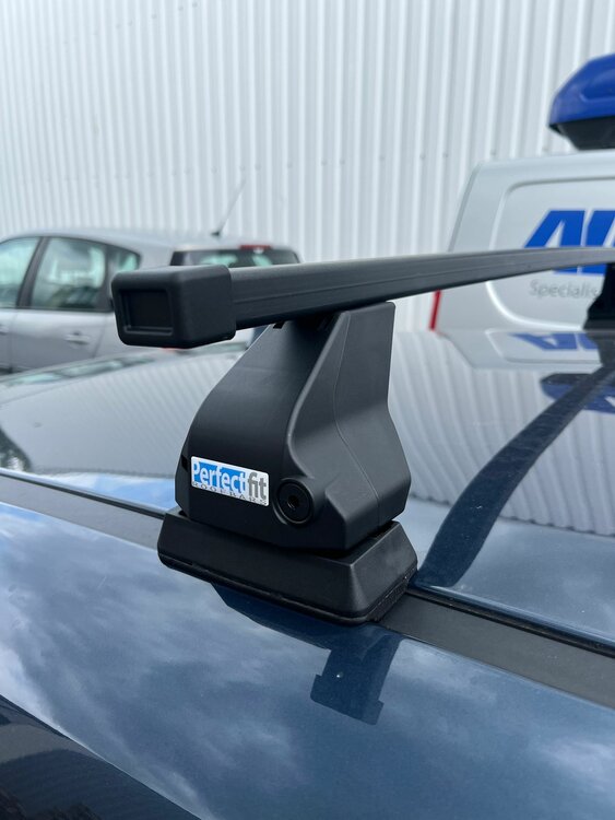 ArtPlast coffre de toit 320 liter + PerfectFit barres de toit Peugeot 307 3 portes hayon 2001 - 2009