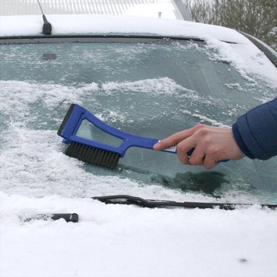 Brosse &agrave; neige avec grattoir &agrave; glace