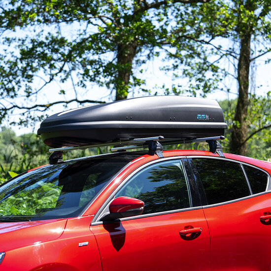 PerfectFit coffre de toit 440 litre + PerfectFit barres de toit Mitsubishi Outlander &agrave; partir de 2022