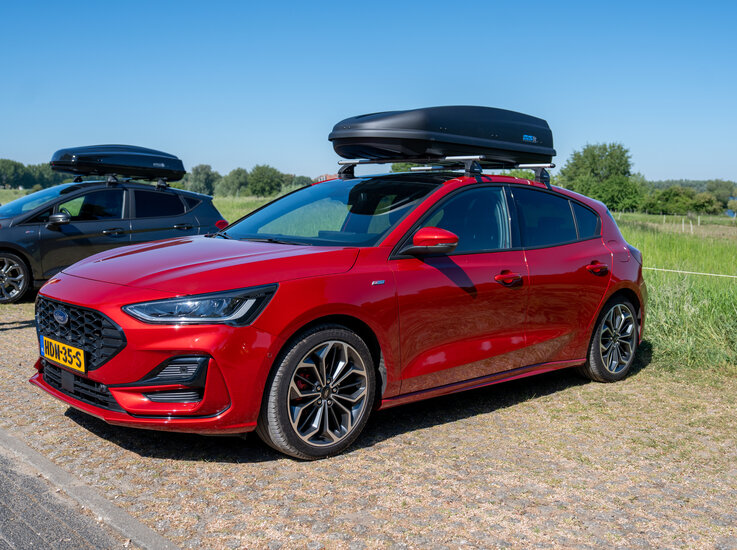 PerfectFit coffre de toit 440 litre + PerfectFit barres de toit Peugeot 308 2014 - 2021