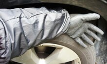 Gants de montage pour cha&icirc;nes &agrave; neige