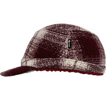 Vizorz SwitchCap housse de casque de vélo - Woolly cherry cap Vizorz SwitchCap housse de casque de vélo - Woolly cherry cap